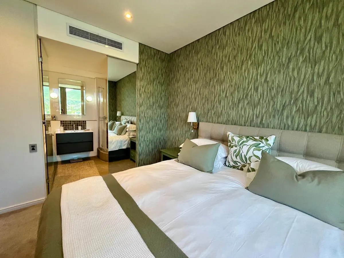 #1604 Cartwright -Diamond In The Sky Daire Cape Town