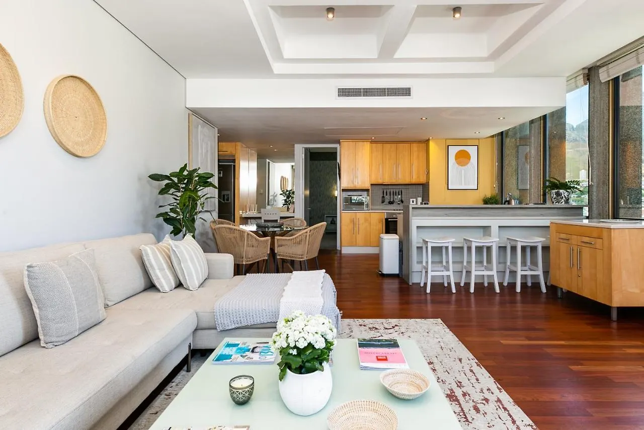 #1604 Cartwright -Diamond In The Sky Daire Cape Town