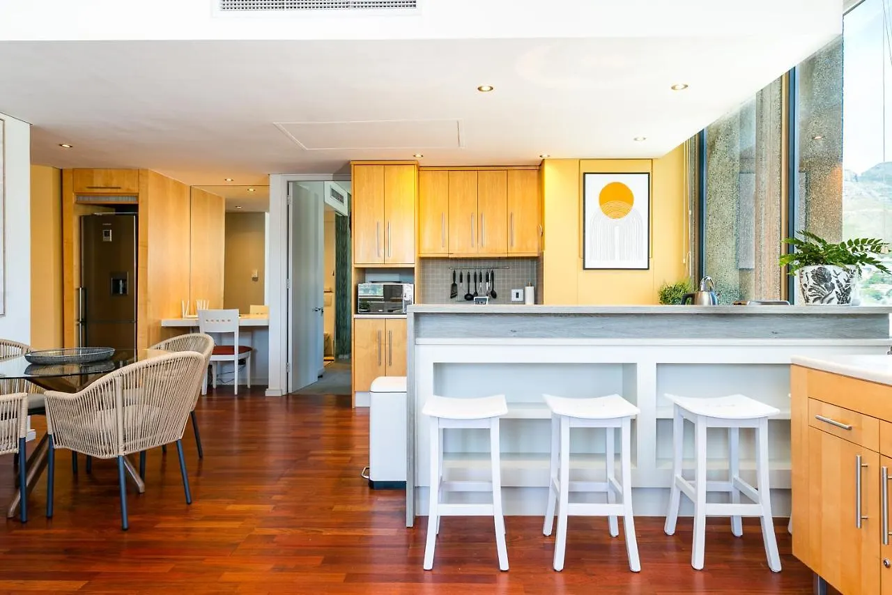 #1604 Cartwright -Diamond In The Sky Daire Cape Town